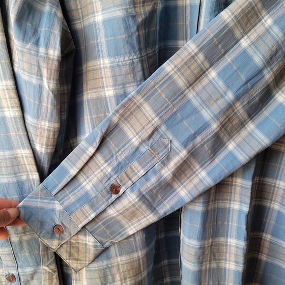 NEW LL Bean Shirt Mens Medium MULTIPLE POCKETS Blue White Button Up Vented Logo - Picture 7 of 13